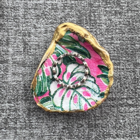 Set of 3 Tommy Bahama decoupaged oyster shell trinket dishes - Picture 5 of 6